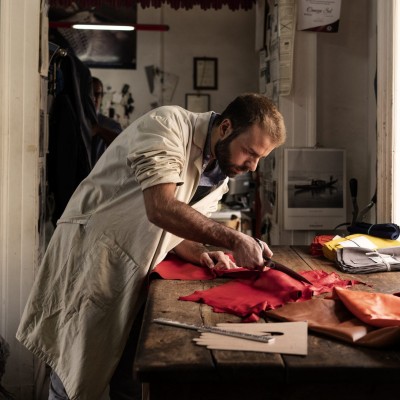 Napoli: capitale del guanto e dell'eccellenza sartoriale